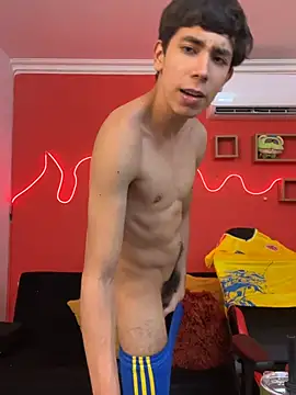 Pokazy przed kamerką – Neo_Twink