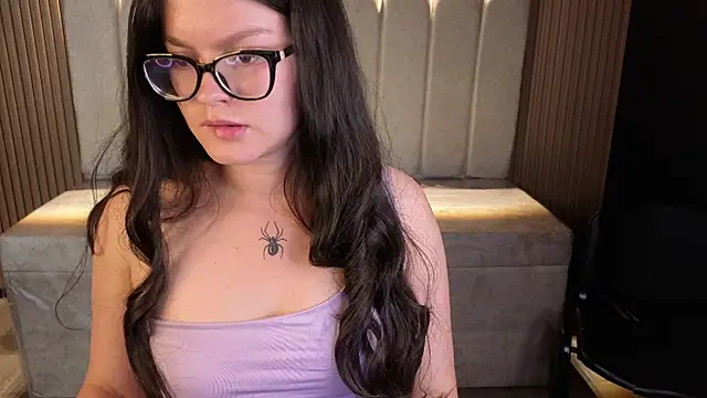 Sara_valderrama_ Show in webcam