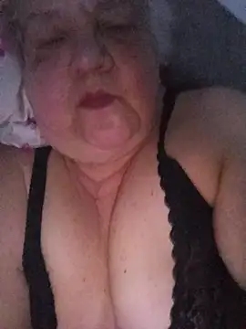 HapinessLovee's Live XXX Chat