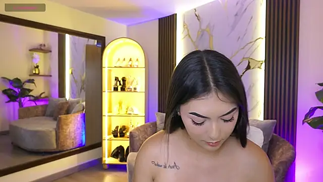 LiaWheeler – Naživo XXX chat
