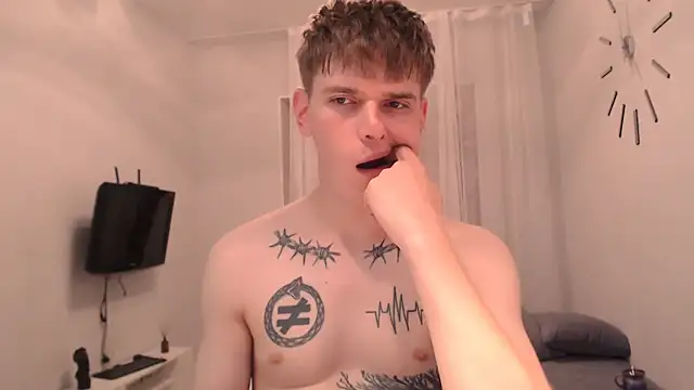 Show modela Fredd_Xanders na web-kameri
