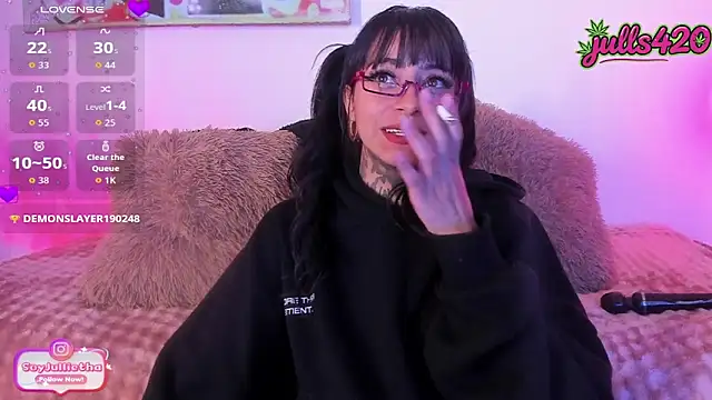 Julls420_ Adlı Modelin Canlı XXX Sohbeti