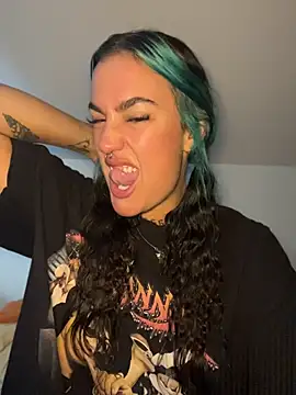 Pokazy przed kamerką – savana_xo