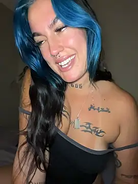 הופעת וובקאם של savana_xo