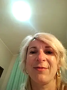 AhlyssaLove1155's Live XXX Chat