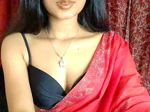 Sexy_Sanaya2: διαδικτυακό σόου στην κάμερα