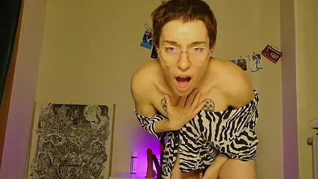 Charlotte-petite Webcam show