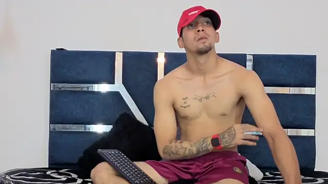 Show modela Dax_Stark na web-kameri