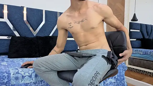 Show de Dax_Stark na webcam