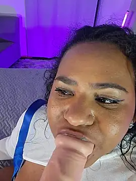 chocolattesexxx Adlı Modelin Canlı XXX Sohbeti