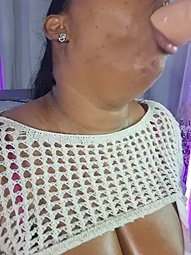 Chat +18 de chocolattesexxx ao vivo