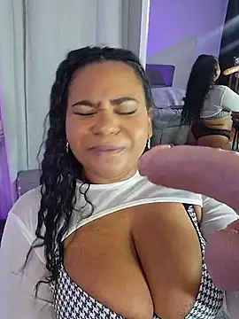 chocolattesexxx Adlı Modelin Canlı XXX Sohbeti