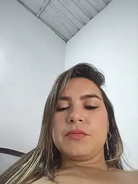 Chat XXX en directo de Charlott_smi