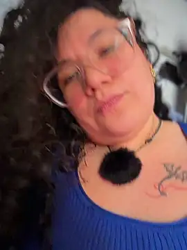 CurlyMilf_Vannexxxa's Webcam Show