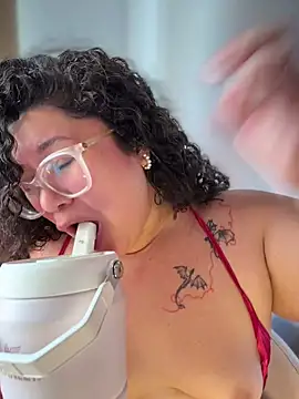 CurlyMilf_Vannexxxa's Webcam Show