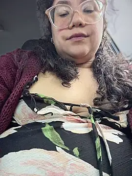 CurlyMilf_Vannexxxaのウェブカメラショー