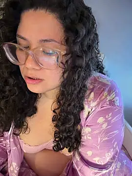 CurlyMilf_Vannexxxa Adlı Modelin Web Kamerası Şovu