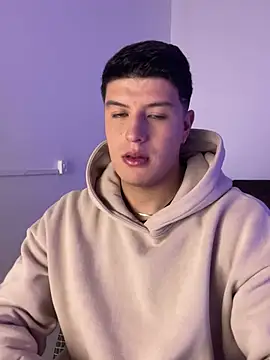 Goldenknight33 webcam show
