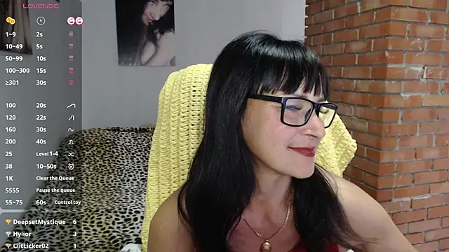 Eila_Morigan Chat XXX in diretta