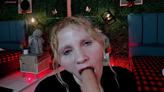 Evangelyne_rose Adlı Modelin Web Kamerası Şovu