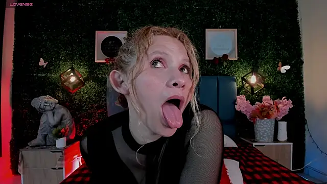 Evangelyne_rose's Webcam Show