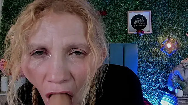 Evangelyne_rose's Webcam Show