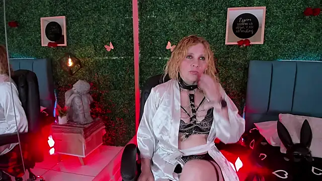 Evangelyne_rose's Webcam Show