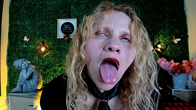 Pokazy przed kamerką – Evangelyne_rose