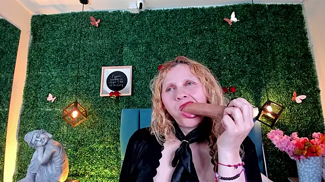 Evangelyne_rose's Webcam Show