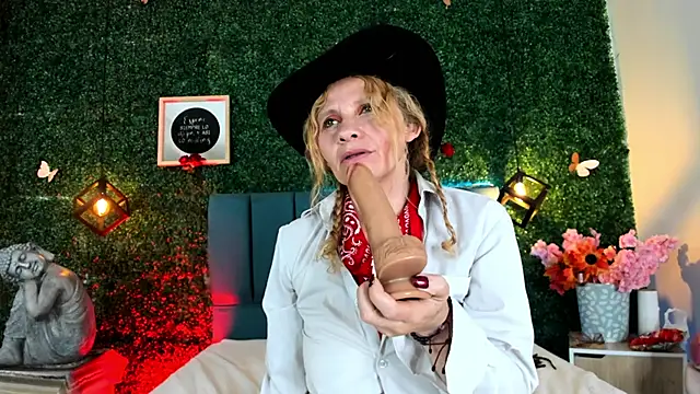 Evangelyne_rose Show in webcam