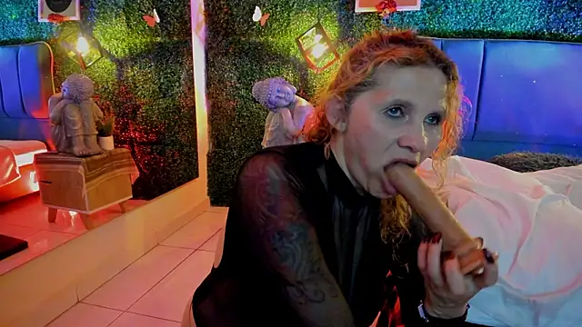 Evangelyne_rose's Webcam Show