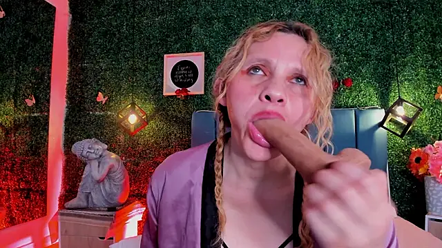 Evangelyne_rose's Webcam Show