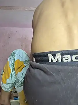 couplegk71 Show in webcam
