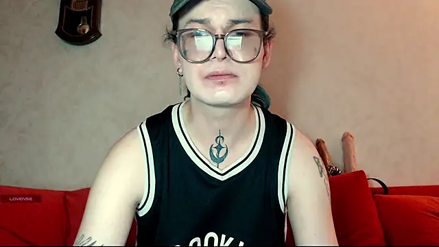 Show modela Steve_q na web-kameri