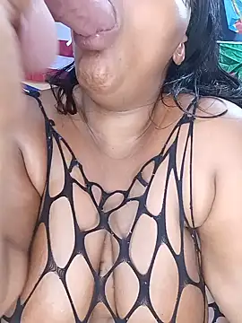 ChoklitBerryXX Adlı Modelin Canlı XXX Sohbeti