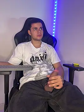 Liam_Mateo Show in webcam