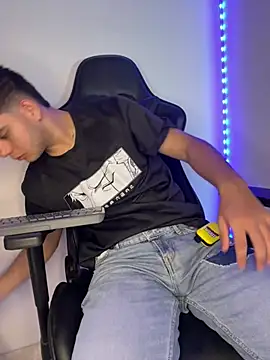 Liam_Mateo Show in webcam