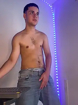 Liam_Mateo Show in webcam