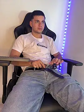 Chat +18 de Liam_Mateo ao vivo