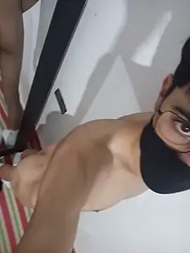 Aminosh Show in webcam