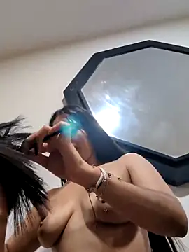 Show modela Juananddulcex na web-kameri