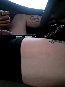 Ldnick69 Show in webcam