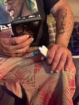 Ldnick69 Show in webcam