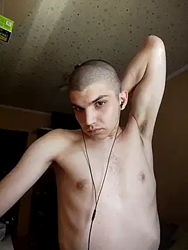Show modela BradPierce na web-kameri