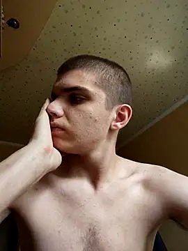 BradPierce webkamerás műsora