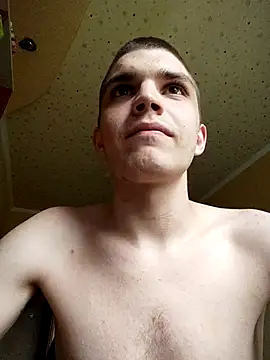 BradPierce webkamerás műsora