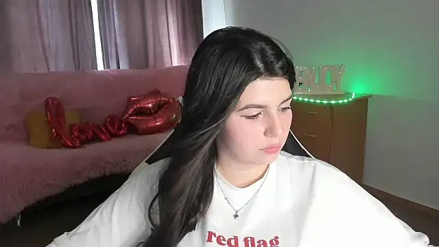 KisaModeln Live XXX chat