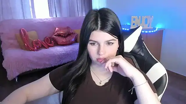 KisaModel's Live XXX Chat