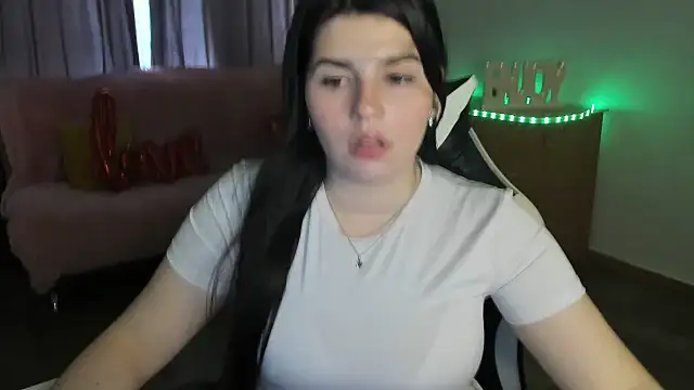 KisaModel's Live XXX Chat