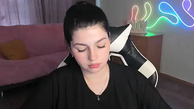 צ'אט XXX בשידור חי של KisaModel